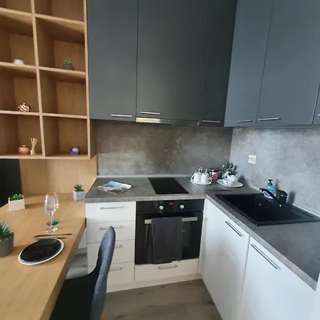 Diamond Luxury 1 *